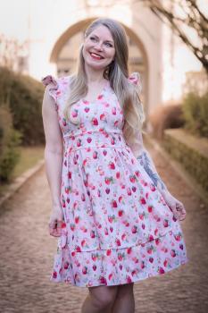 Preview: Fruits - Erdbeeren Allover - Überbreite BIO Jersey