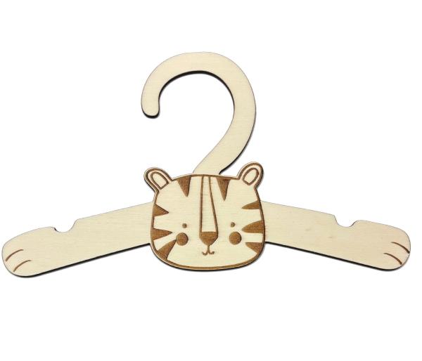 Kinder-Kleiderbügel aus Holz mit gelasertem Tigermotiv